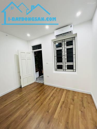 Tập Thể Nguyên Văn Tố - Hoàn Kiếm - Sổ to 70m², 2 ngủ riêng đẹp như chung cư chỉ 4.1 tỷ - 4