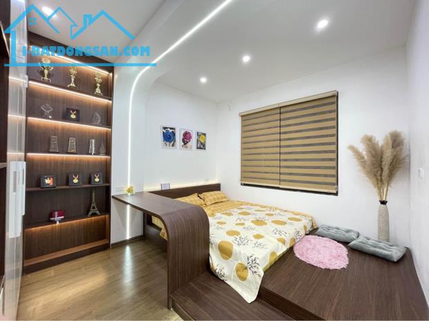 CHỦ NHỜ BÁN NHÀ TRẦN CUNG 50M-GẦN PHỐ-SỔ HOA HẬU-5 TẦNG - GIÁ NHỈNH 6 TỶ - 1