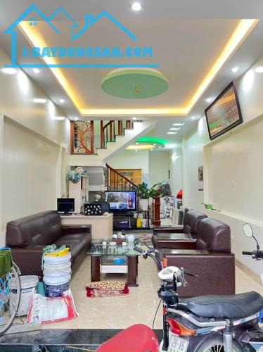 Bán nhà mặt ngõ Cầu Giấy, ô tô vào nhà, 15m ra phố, ngõ thông kinh doanh đỉnh. Giá 13.2 tỷ - 4