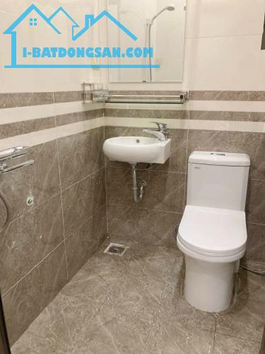 BÁN CĂN HỘ 7 PHÒNG NGỦ DÒNG TIỀN TỐT GẦN MẶT PHỐ NGÔ GIA TỰ LONG BIÊN - 4x22,5M CHỈ 10,9TỶ - 3