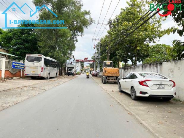 Bán nhà 63m2 ngay KDC chợ Phúc Hải-P.TânPhong,đường ôtô 5m,cách Nguyễn Aí Quốc chưa tới 90