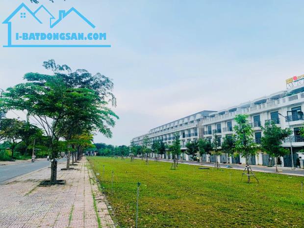 Nhà bán phường Bửu Long mặt tiền đường F1-đường Nguyễn Du, 1 trệt 3 lầu 95m2 giá 5.7 tỷ