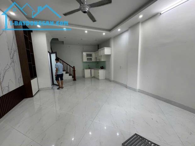 Bán nhà trung tâm Thanh Trì, nhà đẹp ở luôn, 45m2, hơn 3 tỷ - 1