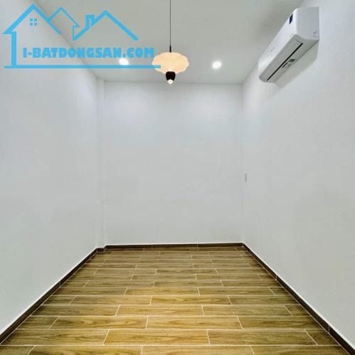 🔥 Cần tiền bán gấp căn nhà Đường Phạm Văn Bạch, P.15, Quận Tân Bình. Giá chỉ 3tỷ250 - 4