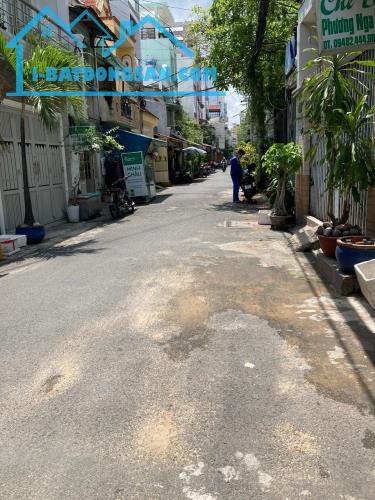 HẺM Ô TÔ TẢI, ÂU DƯƠNG LÂN, F2, Q8, 3 TẦNG, 88M2, 8.0 TỶ