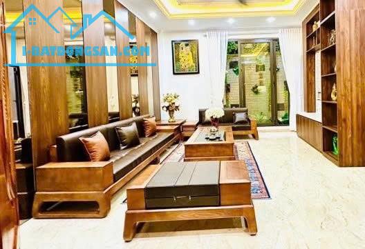 BÁN NHÀ VILA MINI TRUNG TÂM QUẬN 7- 105M2- HẺM RỘNG - GIÁ NHỈNH 5 TỶ