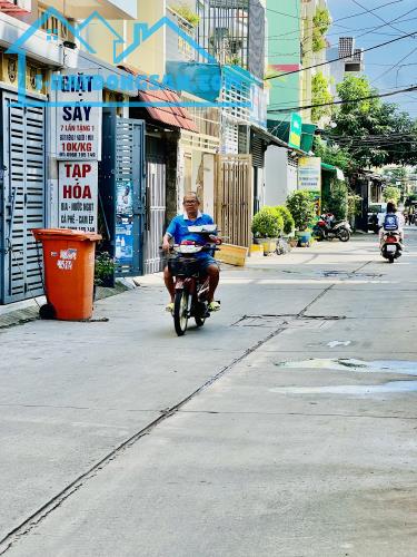BÁN NHÀ 3 TẦNG, 4x18M, 4PN, HXH, CÓ SÂN ĐỖ XE HƠI RỘNG RÃI - 5