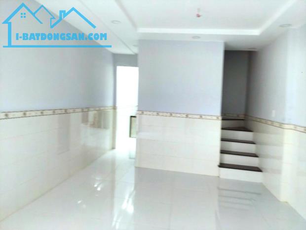 NHÀ TRẦN QUANG KHẢI, GẦN CHỢ TÂN ĐỊNH, QUẬN 1, 2 MẶT HẺM THÔNG, DÂN TRÍ, 45Mx2 2PN, 4 TỶ X - 4