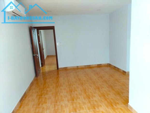 NHÀ TRẦN QUANG KHẢI, GẦN CHỢ TÂN ĐỊNH, QUẬN 1, 2 MẶT HẺM THÔNG, DÂN TRÍ, 45Mx2 2PN, 4 TỶ X