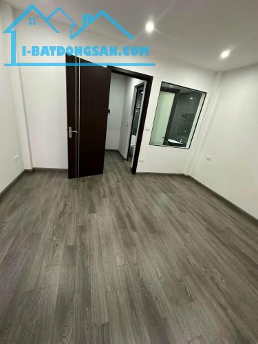 Siêu phẩm Nguyễn Văn Cừ 30m2 x 6T nhà mới thang máy, 15m mặt phố khu quân đội. 6,5tỷ - 1
