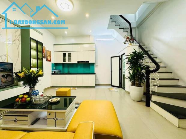 Bán nhà đẹp dân xây nhỉnh 5tỷ mặt ngõ phố Văn Cao 50m2 5tầng Ba Đình - 0934266313