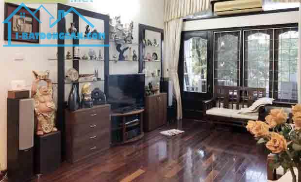 Bán nhà phố Thông Phong, Đống Đa, ôtô, kinh doanh, 240mx3t, 67.8 tỷ, 0985696268