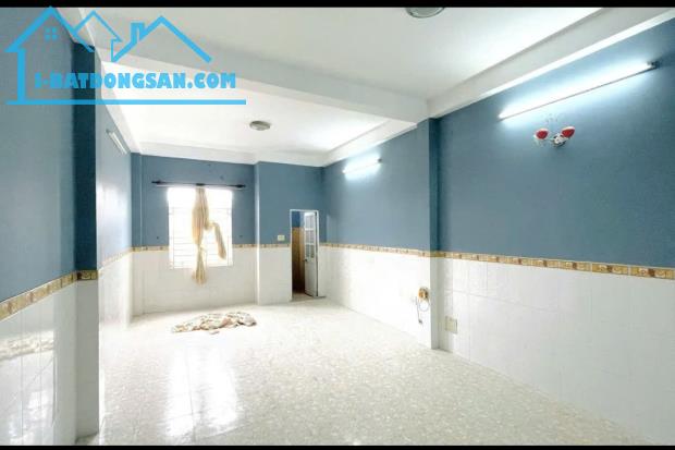 Bán Nhà ở gần Quốc Lộ 1A, Tân Tạo A, Bình Tân, 3 Tầng, 4m x 16m, 64 m² - Giá 5.6 tỷ TL - 2