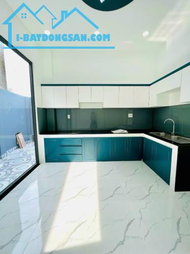 Bán nhà mới vào ở ngay, 70m2, 3Tầng, HXH, Sát Vinhomes Q9. Giá 5.x tỷ - 2