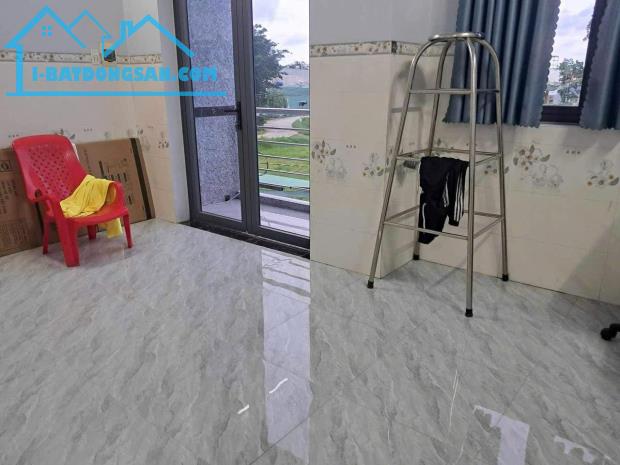 bán gấp nhà 1 trệt 1lầu 75m2 giá 850triệu ngay cây xăng minh toàn đường tỉnh lộ 9