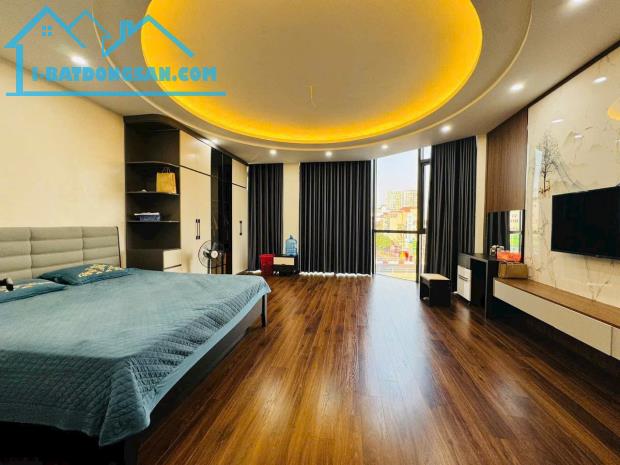 Bán nhà ngã 4 phố Hồng Tiến, Vị trí siêu sầm uất, kinh doanh ngày đêm, 8 Tầng, Thang Máy. - 4