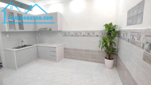 RẺ VÔ ĐỊCH RẺ NHẤT BÌNH THẠNH - HXH - SÁT MẶT TIỀN - 4PN - CHỈ 80 TRIỆU/M2 - 2