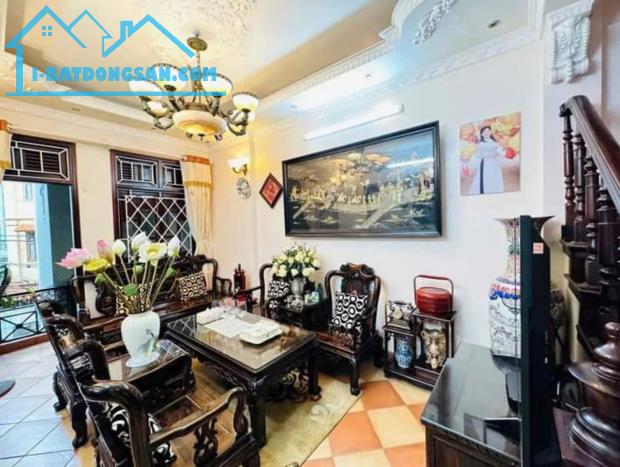 Tôi bán nhà khu DV Mỗ Lao gần chợ Mỗ Lao, 2 mặt đường 52m2 chỉ 12.34 tỷ. LH 0989.62.6116