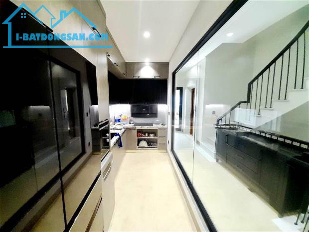 VIP!! Nhà Phân Lô Nguyễn Sơn, 7T Thang Máy, Full Nội Thất, Ôtô đỗ cổng 45m2, Nhỉnh 8 Tỷ. - 2
