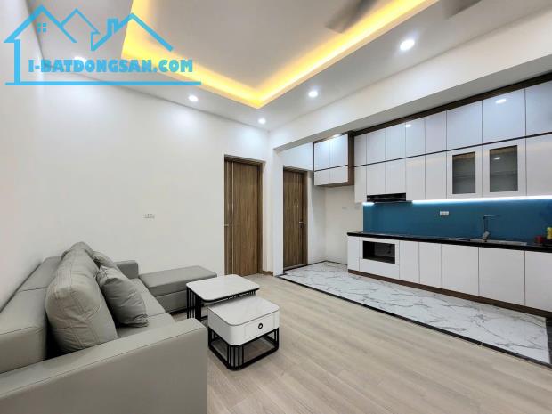 Bán Tập thể TRUNG TÂM ĐỐNG ĐA - PHỐ VIP CHÙA BỘC, Sổ to 58m2, 3 ngủ, nhà đẹp full đồ, giá