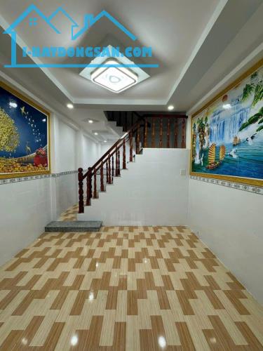 bán nhà lầu hẻm 8 nguyễn chí thanh gần khu công nghiệp 40m2 thổ cư 2pn view sông 830tr - 1