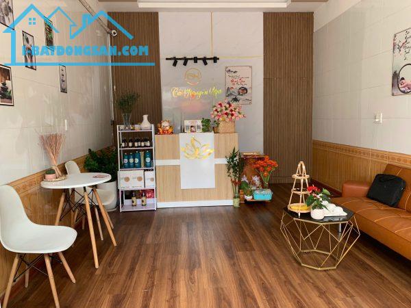 Quận Tân Phú ! Sang Spa Gội Đầu – Matxa Khỏe Foot & Body có lượng khách sẵn, Tel - 4