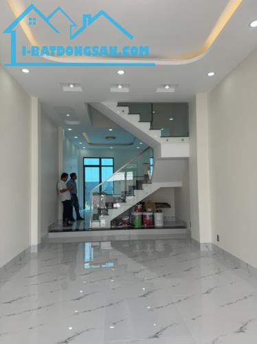 ĐẴNG CẤP: xe hơi né, 30m ra Hà Huy Giáp, Q12, 3 tầng mới, 70m2, chỉ 4.6 tỷ. - 2
