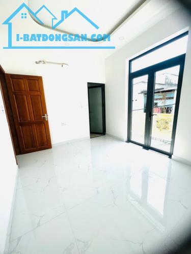 Bán nhà khu dân cư bình chuẩn, Tp, Thuận An, 100m2, nhà 3 tầng, giá chỉ 3,3 tỷ - 1