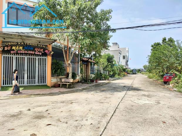 Lô góc view công viên gần chợ Thanh Vân cần bán nhanh 2 .470 tỷ - 1