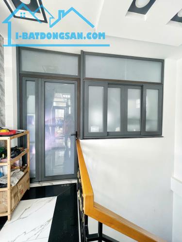 bán nhà góc 2 mặt tiền hẻm xe hơi huỳnh tấn phát. dt: 4 x 18,6m, 3 lầu sân thượng - 2