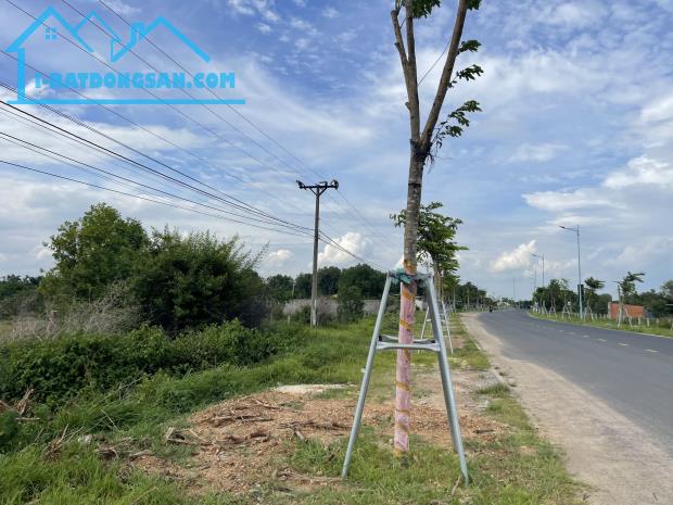 Bán 1445m2 đất full thổ cư Hùng Vương - Tân Bình - TX LaGi cách Biển 500m