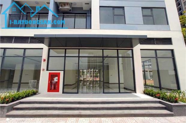 Cho thuê nhiều shop kinh doanh tại vinhomes grand park