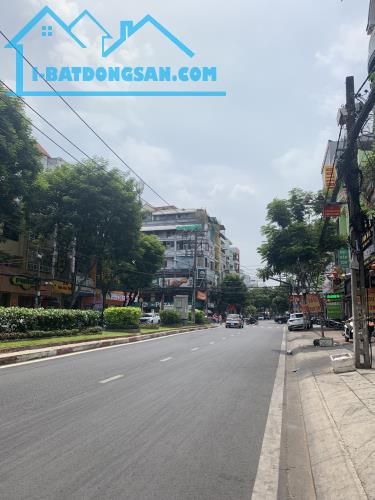 Bán nhà MTKD sáng - đẹp trục chính Bàu Cát. DT: 4*20m - 3 tầng BTCT. Giá 17,5 tỷ TL