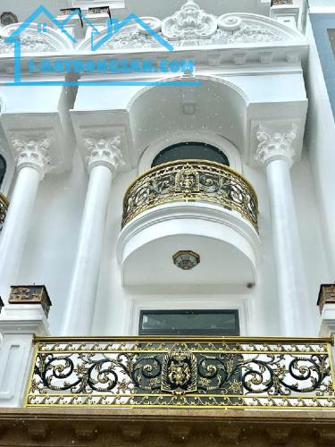 MẶT TIỀN KINH DOANH - BÌNH TÂN -ĐƯỜNG 8M CÓ LỀ - 42M2-(4,5x10 ) -3 TẦNG - NHỈNH 4 TỶ . +Vị - 3