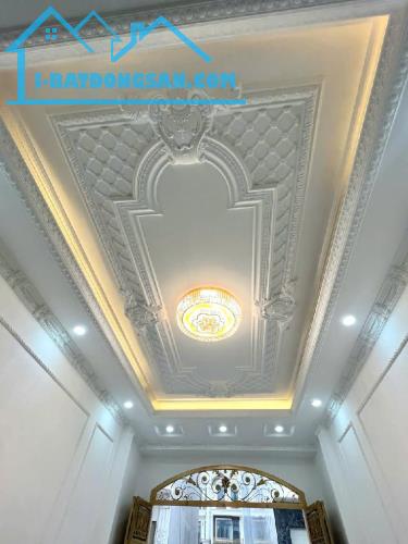 MẶT TIỀN KINH DOANH - BÌNH TÂN -ĐƯỜNG 8M CÓ LỀ - 42M2-(4,5x10 ) -3 TẦNG - NHỈNH 4 TỶ . +Vị - 1