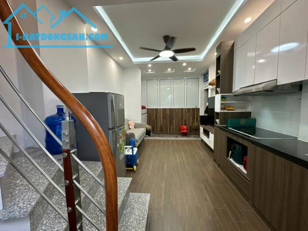 Nhà đẹp full nội thất, trung tâm quận Hai Bà, gần phố. - 1