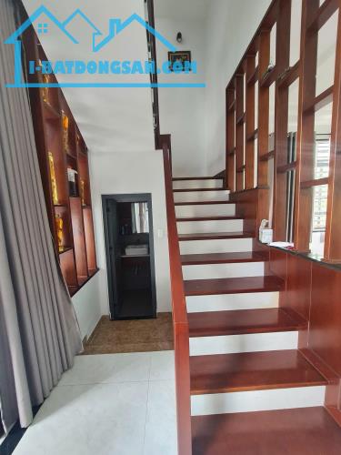 Bán nhà Đình Phong Phú , HXH ,2 tầng , 110m2,ngang 5, dòng tiền - 1