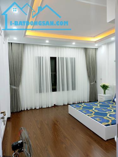 Bán Gấp Nhà Phố Tạ Quang Bửu, Hai Bà Trưng Phân Lô, Ôtô Gần 45m2x5T, Giá 7.7 tỷ