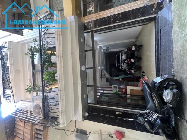 nhà đẹp Bồ Đề, nở hậu, 50m x 5 tầng, gara ôtô, cạnh vườn hoa, hồ điều hoà, tặng nội thất - 3