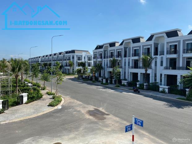 Nhà phố thương mại uni complex 3 lầu 5.17 tỷ shophouse 2mt - 2