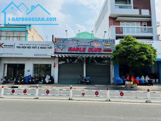 Bán nhà MTKD Nguyễn Sơn - DT : 9x34m - Cấp 4 đang cho thuê 50tr/th - Giá : 41 tỷ