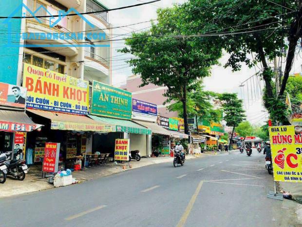 Bán nhà MT Hà Thị Đát ( ngay Cầu Xéo ) DT : 10x40m (nở hậu 20m ) 595m2 - Giá 45.5 tỷ TL