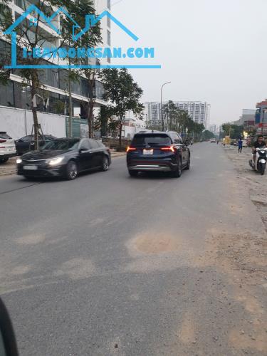 ĐẤT HIẾM ĐẸP TÌM CHỦ HIỀN. LÔ GÓC, Ô TÔ CHẠY QUANH, 30M RA PHỐ, GÍA BÌNH DÂN - 1