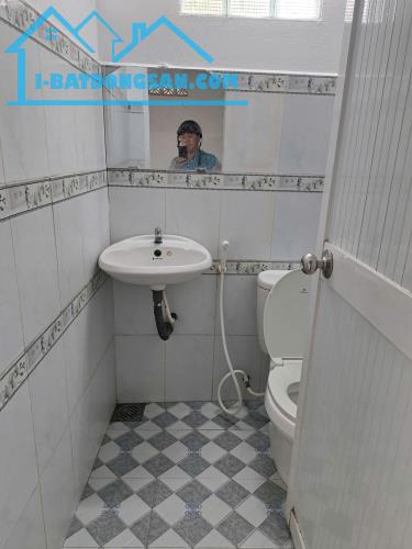 cho thuê nhà có sân vườn hẻm 132 đường 3/2 60m2 lộ ô tô giá 4tr/tháng - 1