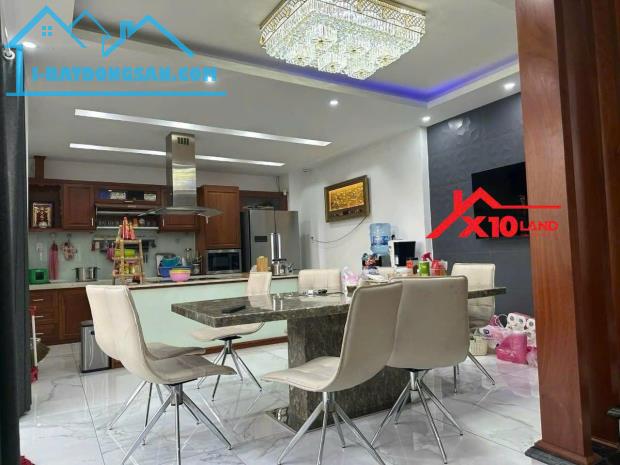 Bán nhà 5 tầng 390m2 2 Mặt Tiền Khu D2D ngay Chung Cư Topaz Twin Chỉ 9 tỷ