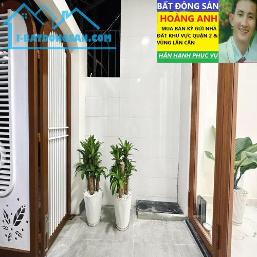 BÁN NHÀ MẶT PHỐ ĐƯỜNG 20 MÉT TẠI QUẬN 2 _ 100 m2 ĐẤT_ 2 TẦNG 3 PN 2 WC _ CHỈ CÓ 110 Tr/ m2 - 3