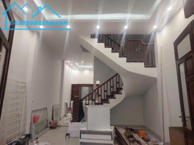 P.LÔ ÔTÔ TRÁNH VỈA HÈ KINH DOANH NGỌC LÂM 51m2 x 5T LÔ GÓC DÂN XÂY NGÕ THÔNG. 12,8TỶ