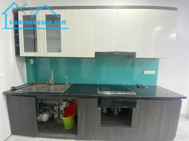 Nhà phân lô Hoàng Mai - sổ đỏ chính chủ giá 5.52 tỷ - dt 33m*5 tầng - 2