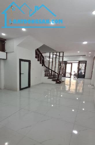 🏡 BÁN NHÀ LÔ GÓC VĨNH HƯNG - 43M² 6 ngủ - SÂN RỘNG VIEW HỒ CÂU - GIÁ 5.9 TỶ 🏡 - 2