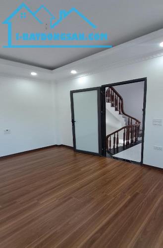 🏡 BÁN NHÀ LÔ GÓC VĨNH HƯNG - 43M² 6 ngủ - SÂN RỘNG VIEW HỒ CÂU - GIÁ 5.9 TỶ 🏡